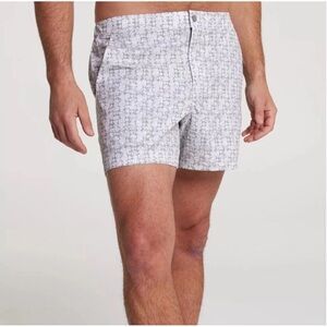 VRST NWT Men's 5" Resort Short Print White/Silver Stamped Geo, Size Medium